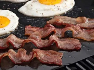 Essentialware - breakfast on a non-stick PTFE grill sheet